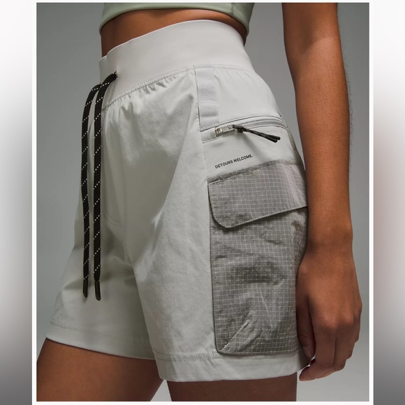 ❤️LULULEMON HIGH RISE MULTI POCKET HIKING SHORT-SEAL GREY-8❤️ - Picture 1 of 16